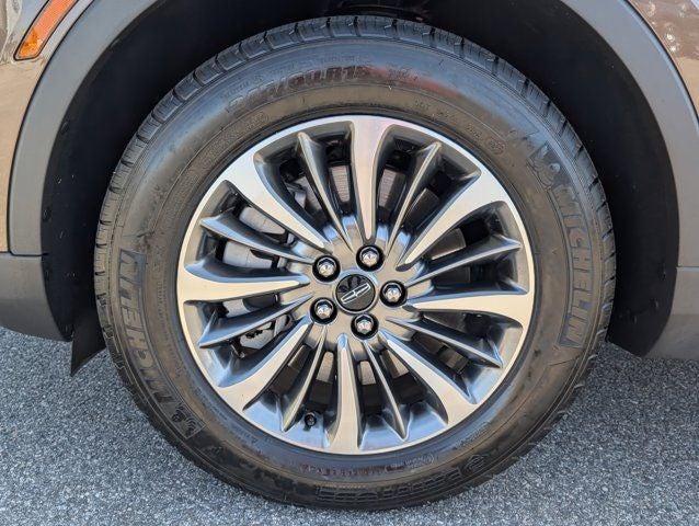 2022 Lincoln Nautilus Standard