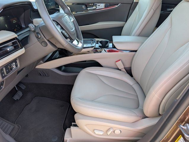 2022 Lincoln Nautilus Standard