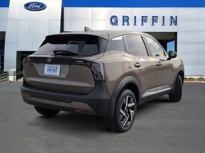 2025 Nissan Kicks SV