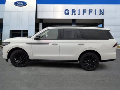 2027 Lincoln Navigator Reserve