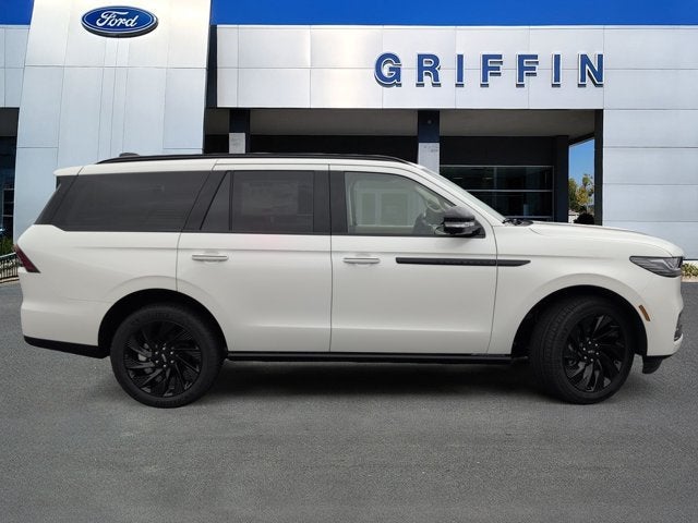 2027 Lincoln Navigator Reserve
