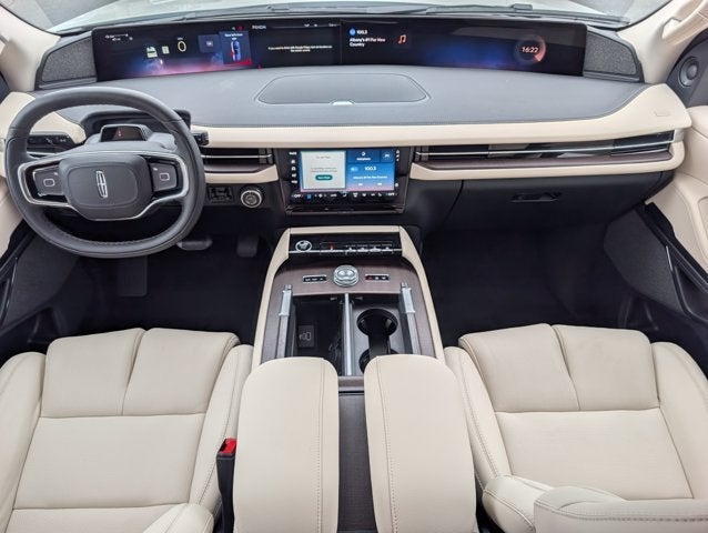 2027 Lincoln Navigator Reserve