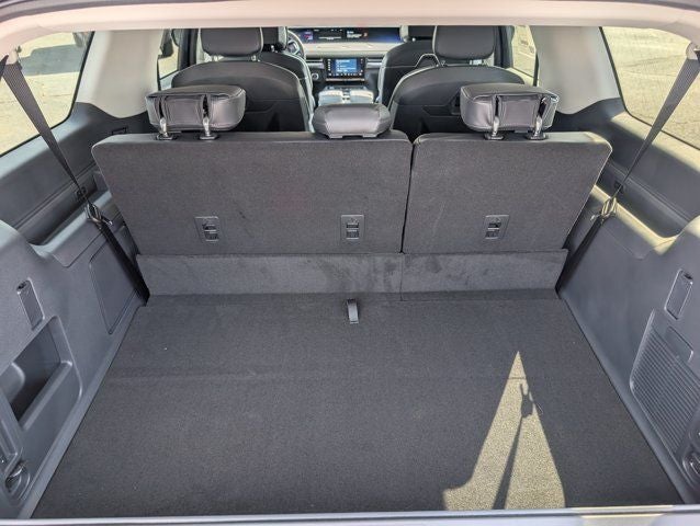 2027 Lincoln Navigator L Reserve