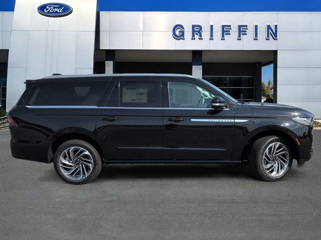 2027 Lincoln Navigator L Reserve