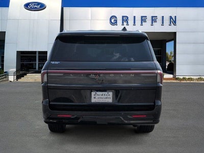 2027 Lincoln Navigator L Reserve