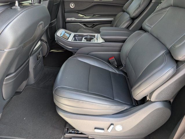2027 Lincoln Navigator L Reserve