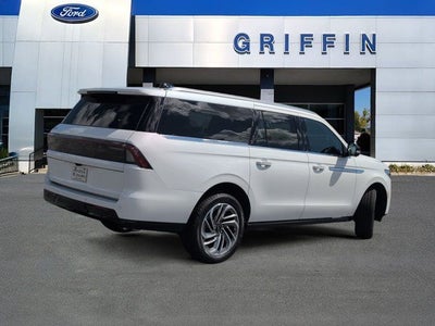 2027 Lincoln Navigator L Reserve