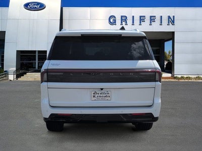 2027 Lincoln Navigator L Reserve