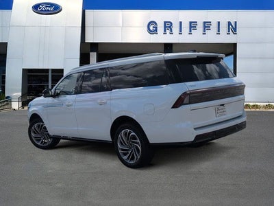 2027 Lincoln Navigator L Reserve