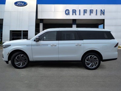 2027 Lincoln Navigator L Reserve