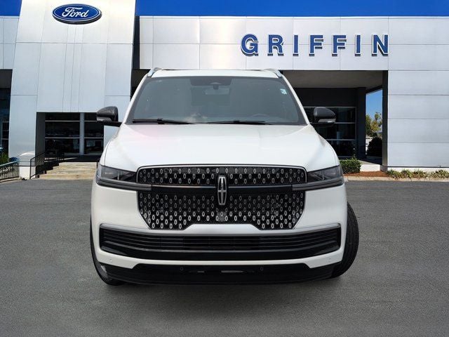 2027 Lincoln Navigator L Reserve