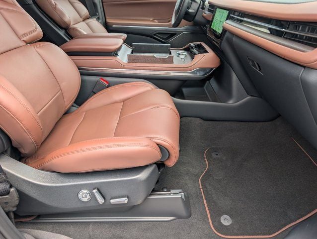 2027 Lincoln Navigator L Reserve