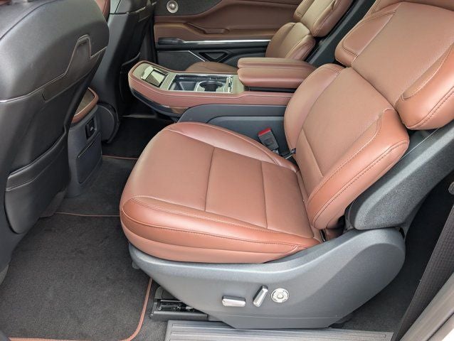 2027 Lincoln Navigator L Reserve
