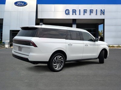 2027 Lincoln Navigator L Reserve