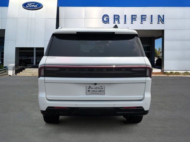 2027 Lincoln Navigator L Reserve
