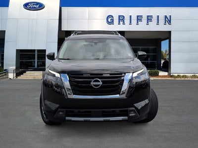 2025 Nissan Pathfinder SL