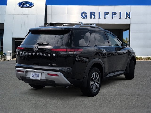 2025 Nissan Pathfinder SL