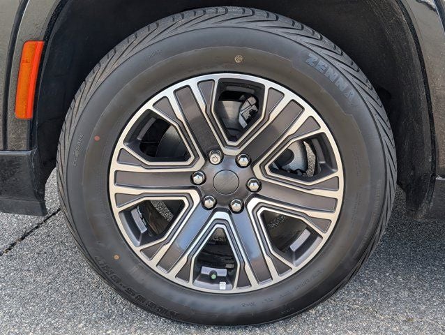 2023 Jeep Wagoneer Base