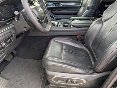 2023 Jeep Wagoneer Base