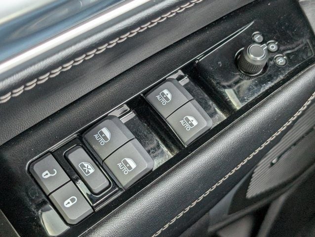 2023 Jeep Wagoneer Base