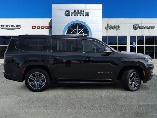 2023 Jeep Wagoneer Base