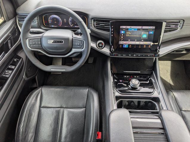 2023 Jeep Wagoneer Base