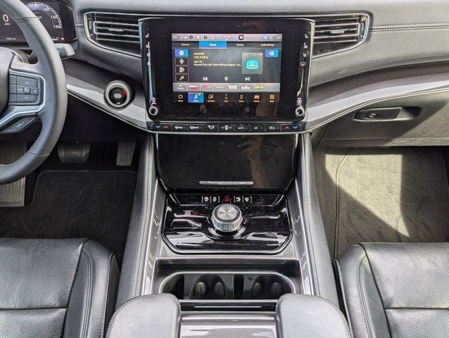 2023 Jeep Wagoneer Base