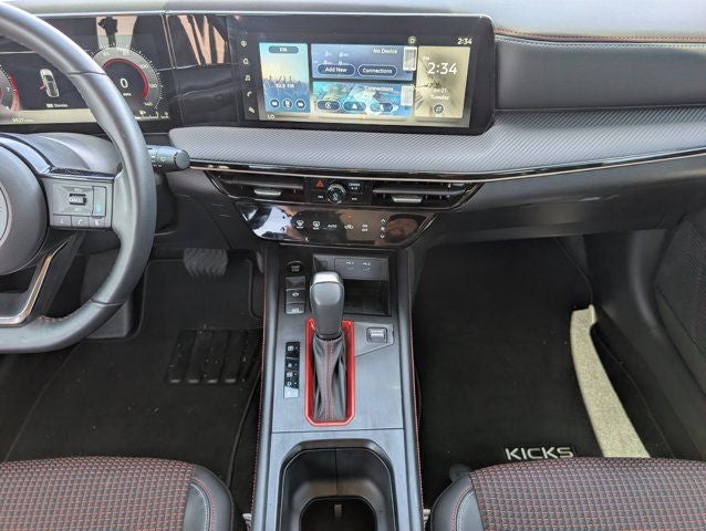 2025 Nissan Kicks SR