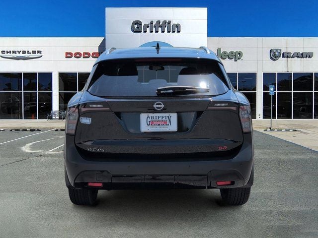 2025 Nissan Kicks SR