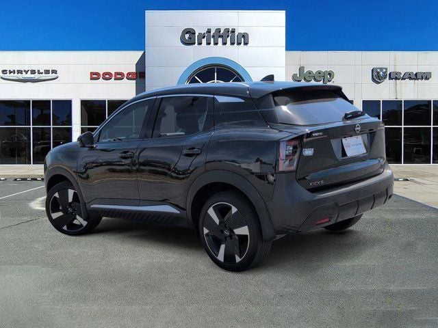 2025 Nissan Kicks SR