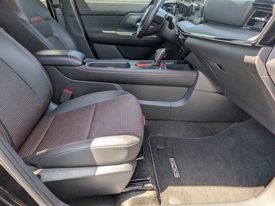 2025 Nissan Kicks SR