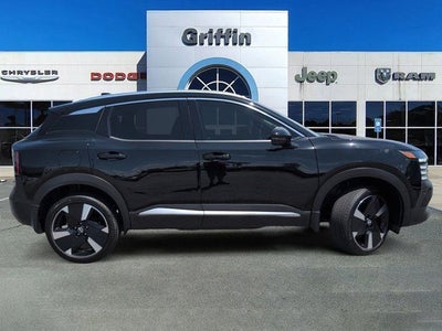 2025 Nissan Kicks SR