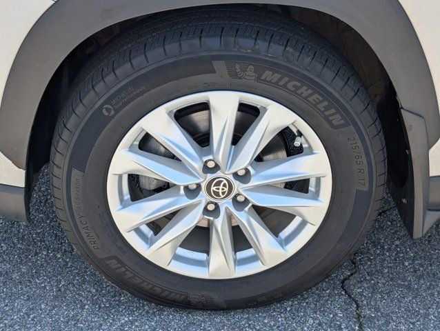 2024 Toyota Corolla Cross LE