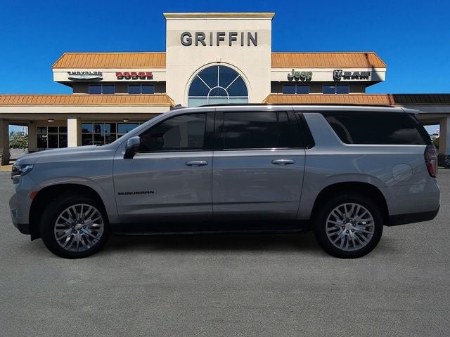 2023 Chevrolet Suburban RST