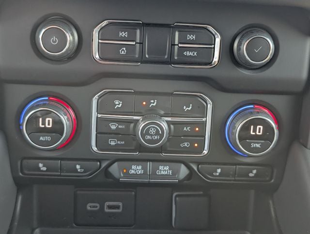 2023 Chevrolet Suburban RST