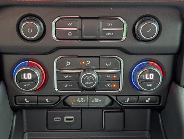 2024 Chevrolet Suburban RST