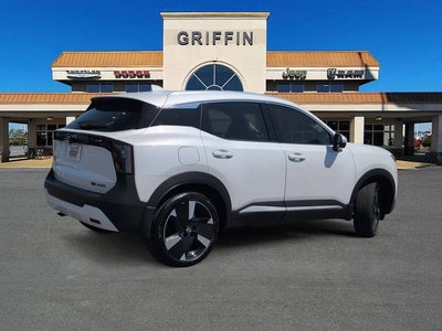 2025 Nissan Kicks SR