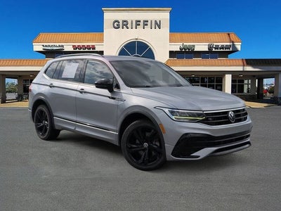 2023 Volkswagen Tiguan 2.0T SE R-Line Black