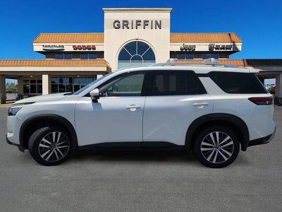 2022 Nissan Pathfinder SL