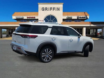 2022 Nissan Pathfinder SL