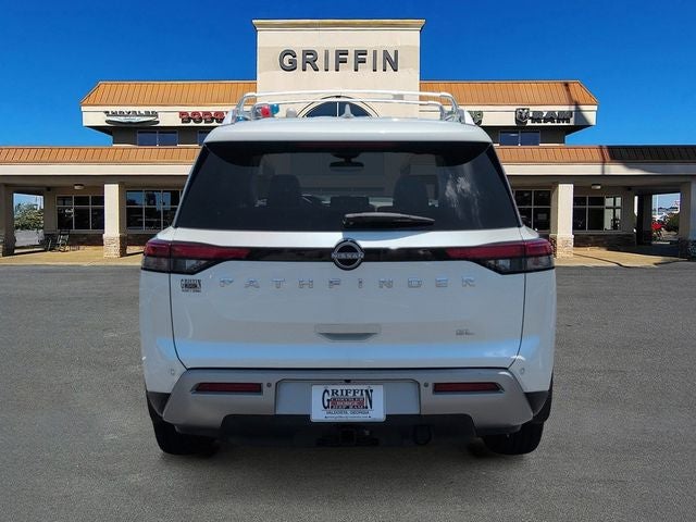 2022 Nissan Pathfinder SL