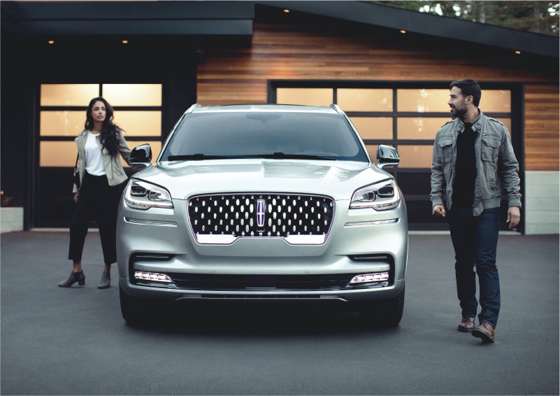 The sparkling grille of the 2023 Lincoln Aviator® Grand Touring model | Griffin Lincoln in Tifton GA