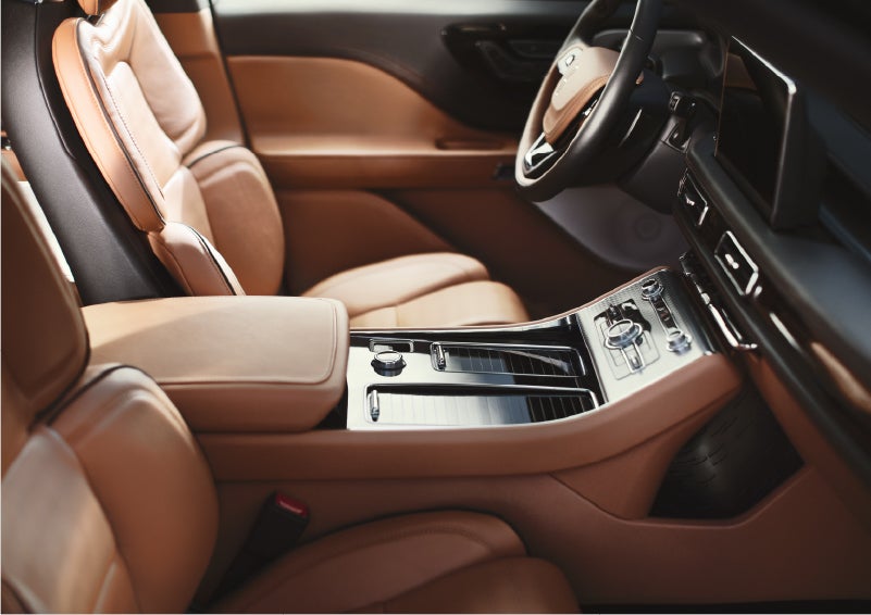 A 2023 Lincoln Aviator® Black Label model is shown in the Flight interior theme | Griffin Lincoln in Tifton GA