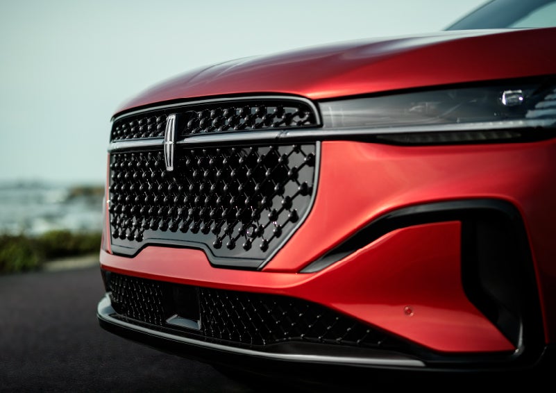 The sleek grille of a 2025 Lincoln Nautilus® SUV with the available Jet Appearance Package makes a bold statement. | Griffin Lincoln in Tifton GA