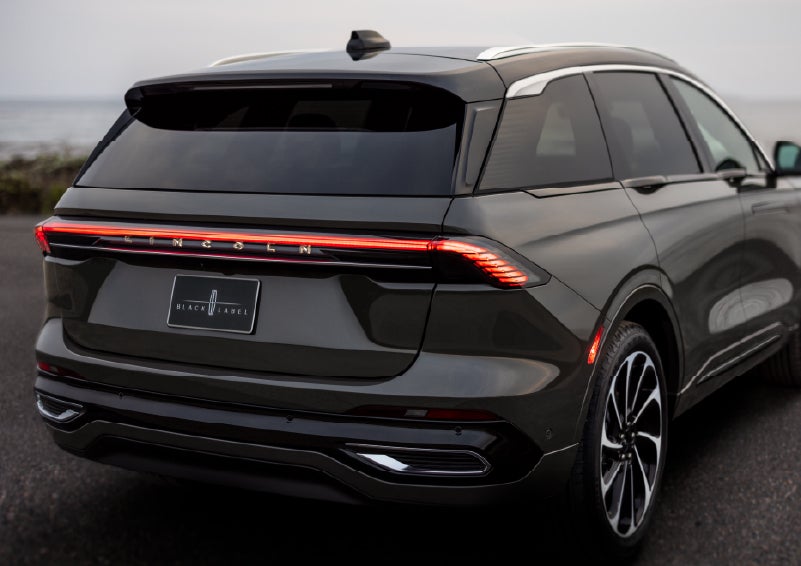 The rear of a 2026 Lincoln Black Label™ Nautilus® SUV displays full LED rear lighting. | Griffin Lincoln in Tifton GA