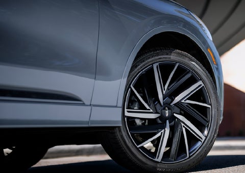 The wheel of the 2027 Lincoln Aviator® Black Label™ SUV is shown slightly angled out. | Griffin Lincoln in Tifton GA