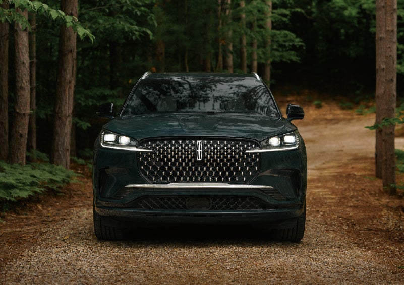 The front grille of a 2027 Lincoln Aviator® Black Label™ SUV is shown. | Griffin Lincoln in Tifton GA